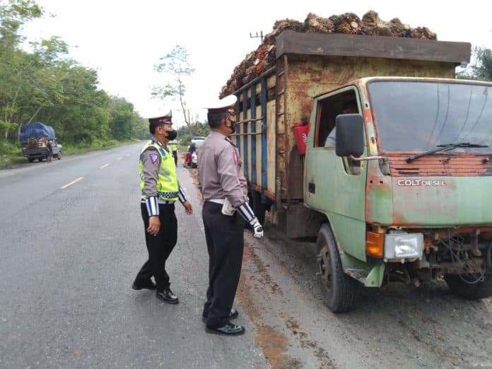 operasi_keselamatan_toba_2022_satlantas_batu_bara_tindak_truk_odol