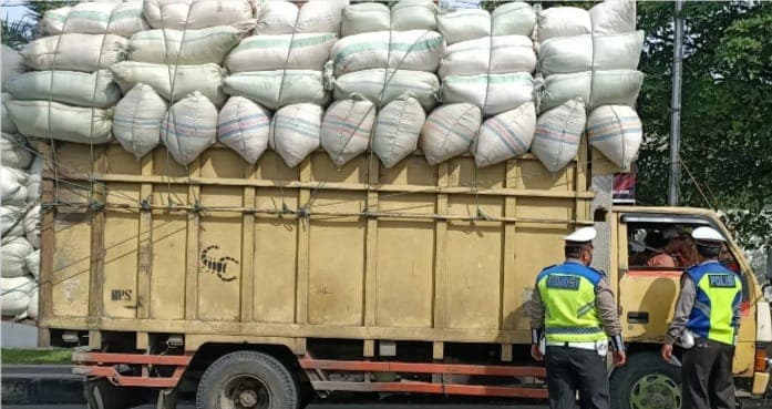 operasi_patuh_toba_polres_tebing_tinggi_terjunkan_personel_satgas_iii_preventif