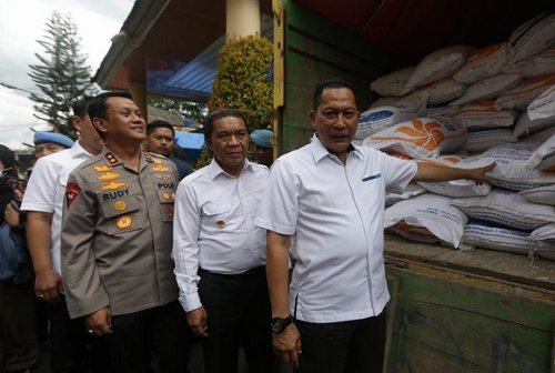 oplosan_beras_bulog_terbongkar_karena_harga_tak_kunjung_turun