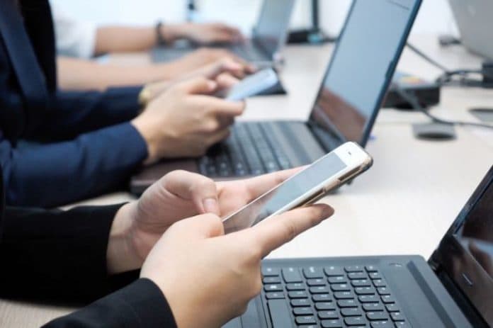 orang_indonesia_lebih_suka_gunakan_dompet_digital