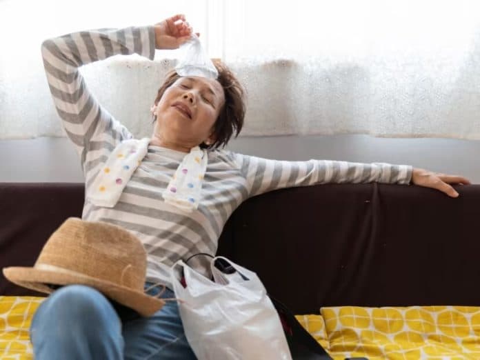 orang_tua_lebih_rentan_dengan_panas_ekstrem_inilah_cara_agar_tetap_aman