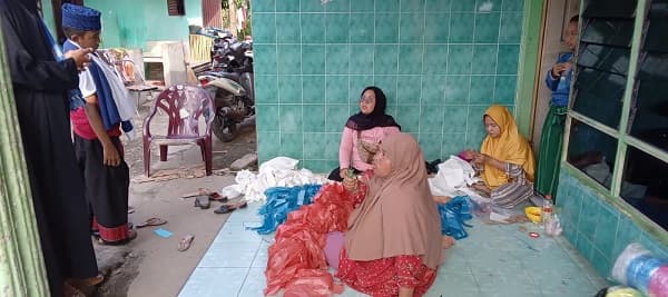 orang_tua_santeri_asbabul_rahmah_ikut_semarakkan_1_muharram_1444_h