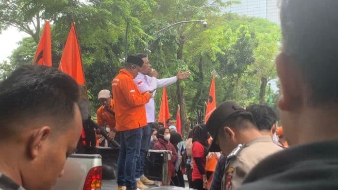 organisasi_buruh_di_medan_demo_tolak_tapera_dan_kenaikan_harga_beras