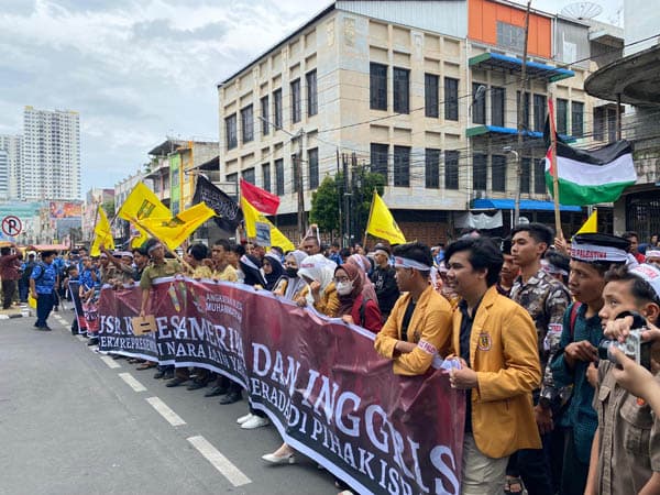 organisasi_sayap_muhammadiyah_sumut_gelar_aksi_damai_bela_palestina_ke_konjen_as