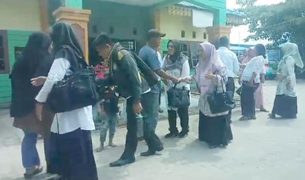 ortu_siswa_sdn_105346_aras_kabu_maafkan_guru_yang_menampar_anaknya