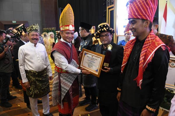 padangsidimpuan_dapat_penghargaan_pembangunan_daerah_terbaik_iii_tahun_2024