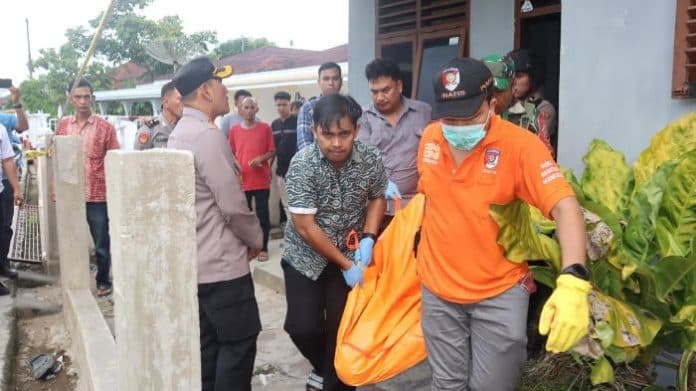 padangsidimpuan_gempar_pria_ini_diduga_bunuh_diri_usai_tusuk_irt