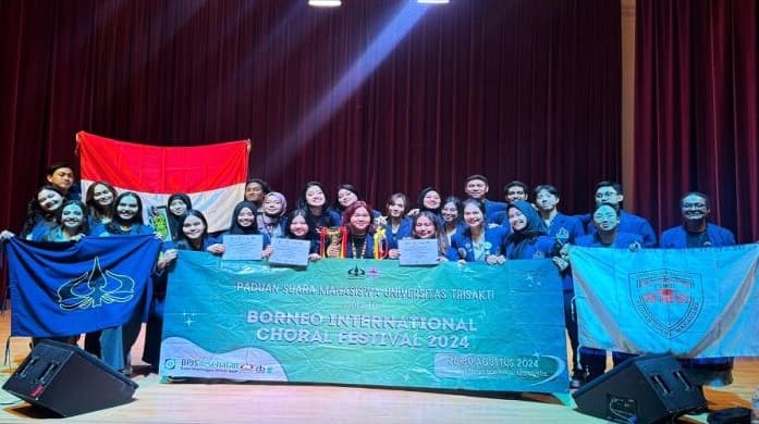 paduan_suara_mahasiswa_trisakti_raih_gelar_absolute_winner_di_borneo_icf_2024