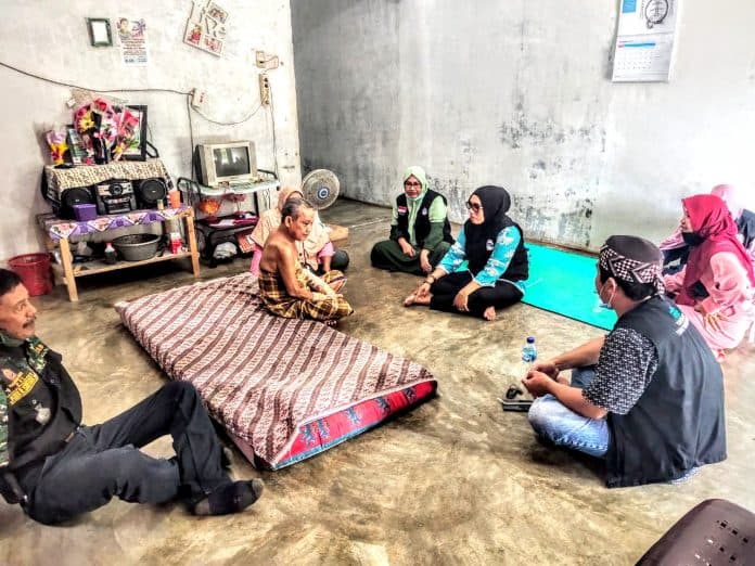 pak_siregar_penderita_luka_bakar_dapat_bantuan_dari_tbr