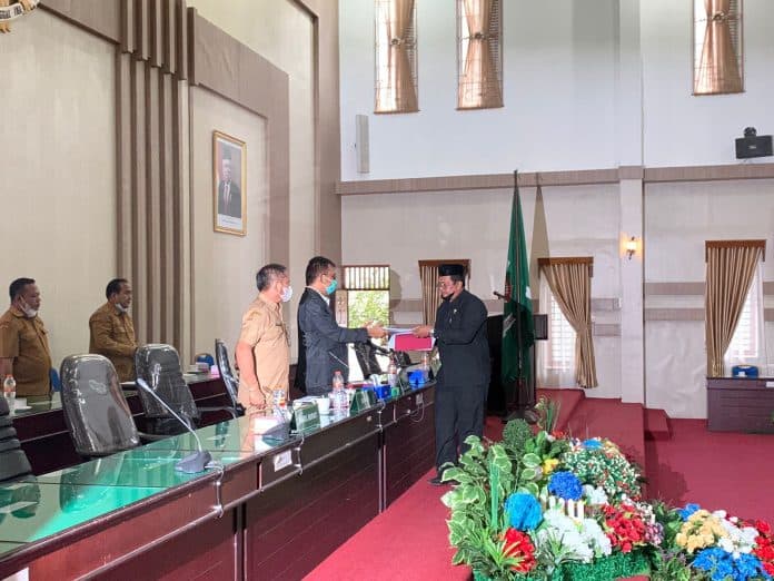 pandangan_umum_fraksi_tentang_r_apbd_simalungun_keberadaan_tenaga_ahli_masih_jadi_sorotan