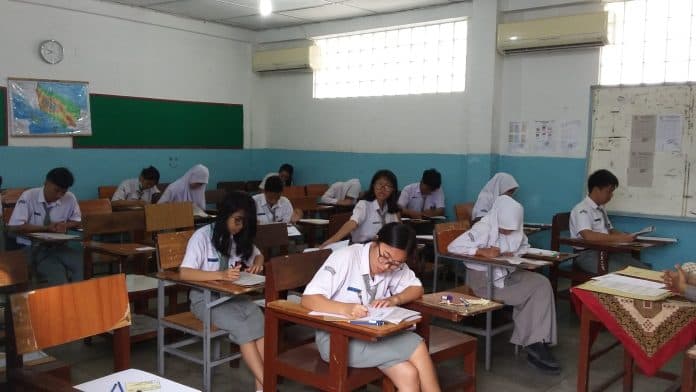 pandemi_kenaikan_kelas_ditentukan_portofolio_nilai_rapor_atau_tes_daring