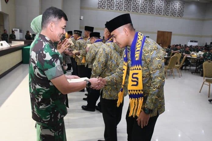 pangdam_ibb_berangkatkan_47_prajurit_dan_pns_umroh