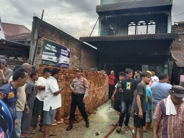 panglong_terbakar_di_simalungun_kerugian_capai_rp2_miliar