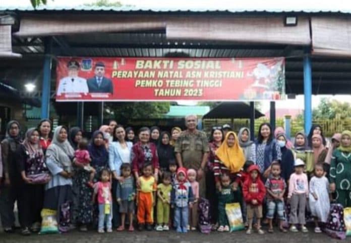 panpel_natal_asn_tebing_tinggi_gelar_baksos_bagikan_sembako