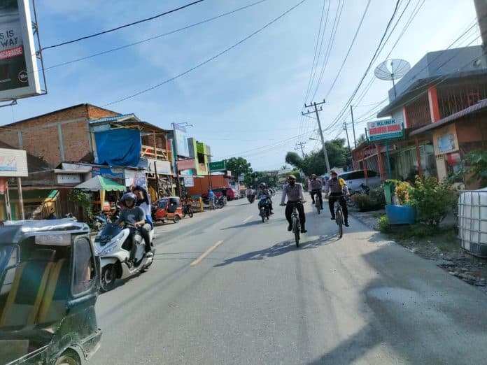 pantau_kamtibmas_personel_polsek_padang_bolak_patroli_bersepeda