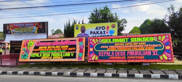 papan_bunga_berjejer_di_polres_dairi_apa_yang_terjadi