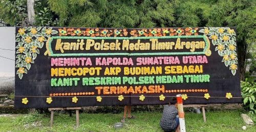 papan_bunga_minta_kanit_reskrim_polsek_medan_timur_dicopot_dikirim_ke_polrestabes_medan
