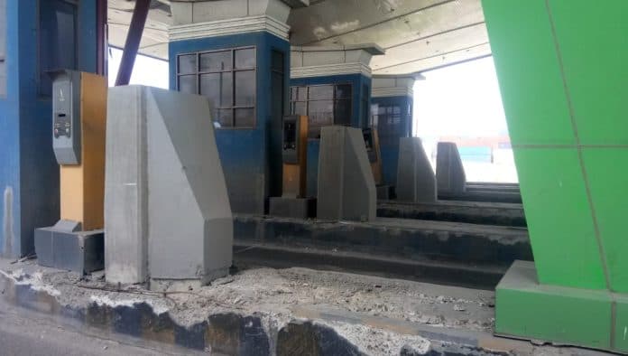 para_pengemudi_truk_keluhkan_proyek_gate_3_pelabuhan_pelindo_i