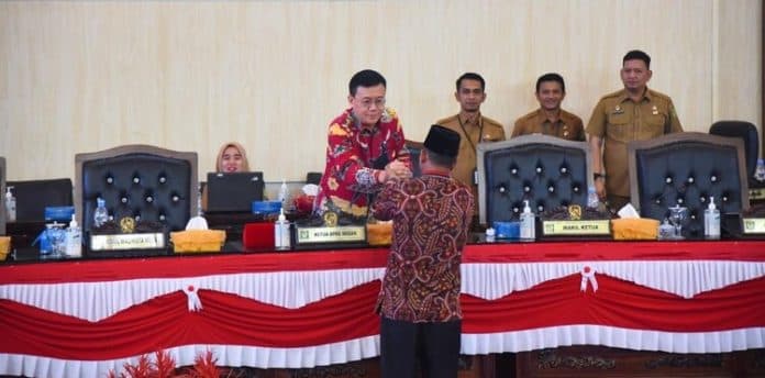 paripurna_kode_etik_dprd_medan_tak_boleh_gunakan_alat_kedinasan_untuk_kepentingan_pribadi