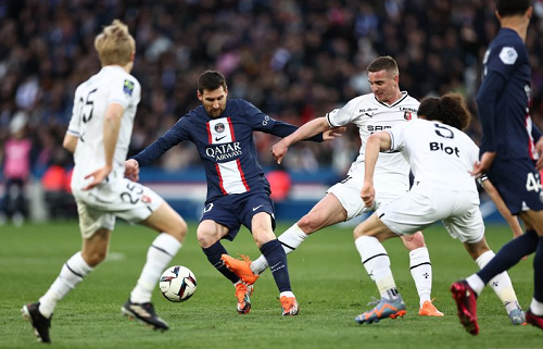 paris_saint_germain_ditumbangkan_rennes_2_gol_tanpa_balas_di_kandang_sendiri