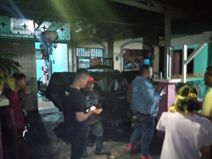 parkir_di_teras_rumah_mobil_amiruddin_tamba_diduga_dibakar_otk