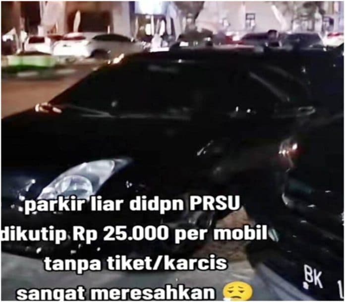 parkir_ilegal_di_medan_resahkan_warga_dipatok_rp25_ribu_per_mobil