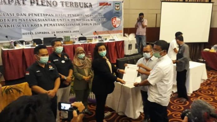 pasangan_asner_susanti_raih_suara_terbanyak_ini_6_catatan_kejadian_khusus_pilkada_siantar_2020