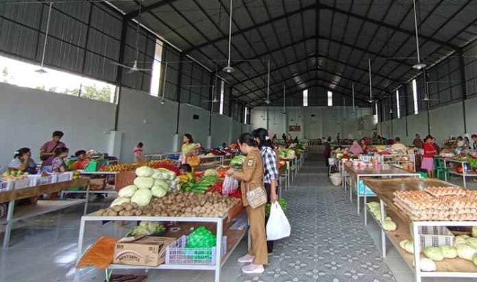 pasar_melanthon_siregar_tanpa_izin_pemko_dan_pengusaha_jangan_egois