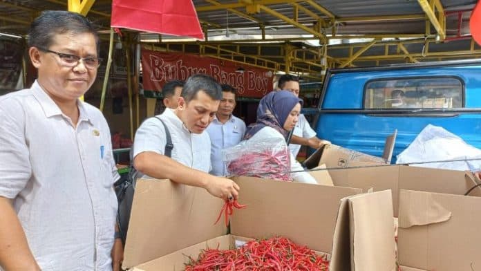 pasar_murah_khusus_cabai_merah_digelar_di_medan