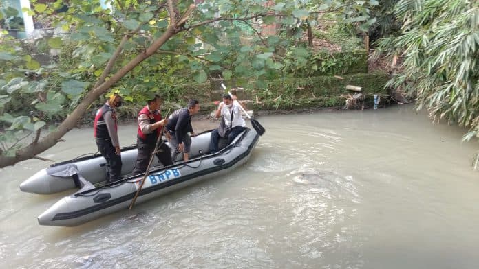 pasca_temuan_potongan_kaki_manusia_polisi_dan_warga_sisir_anak_sungai_bah_bolon