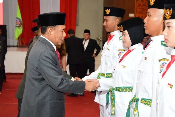paskibra_deli_serdang_2023_dikukuhkan_bupati_anggota_paskibra_adalah_amanah_kehormatan