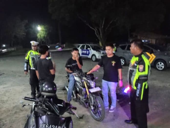 pastikan_jalur_mudik_aman_polres_batu_bara_gelar_patroli_gabungan