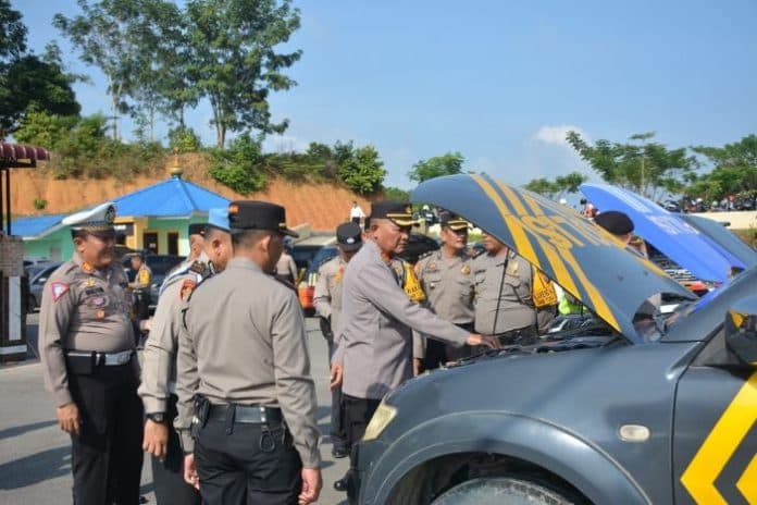 pastikan_kesiapan_operasi_mantap_brata_kapolres_labusel_cek_kendaraan_dinas