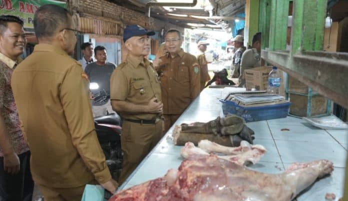 pastikan_ketersediaan_bahan_pokok_pemkab_asahan_sidak_ke_sejumlah_pasar