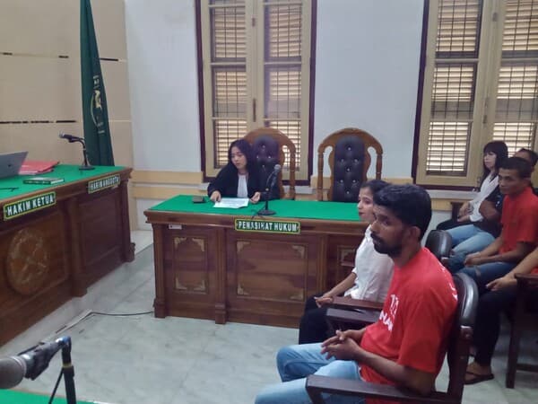 pasutri_pencemar_nama_baik_kejari_medan_divonis_8_bulan_penjara