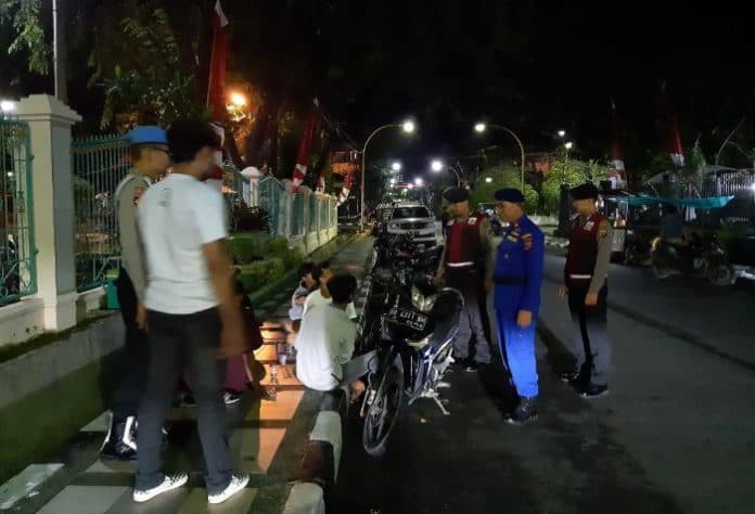 patroli_blue_light_polres_sibolga_imbau_warga_antisipasi_3c