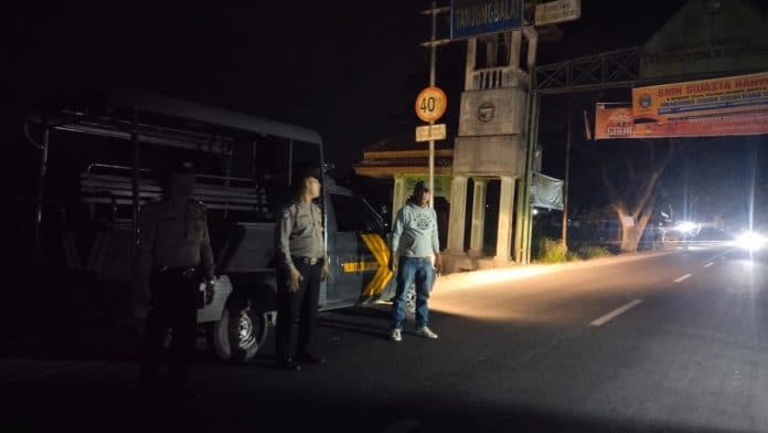patroli_malam_polsek_sei_tualang_raso_siaga_di_perbatasan_tanjung_balai_dan_asahan