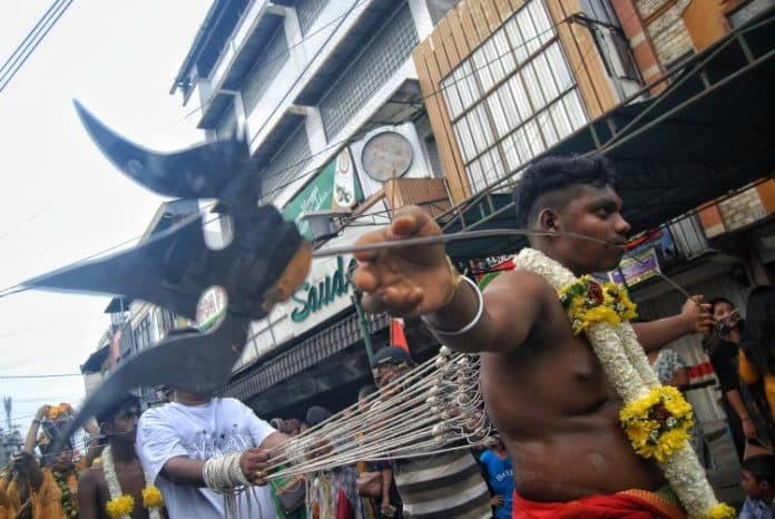 pawai_thaipusam_ramaikan_adhi_mahapuja_thiruvila_di_medan