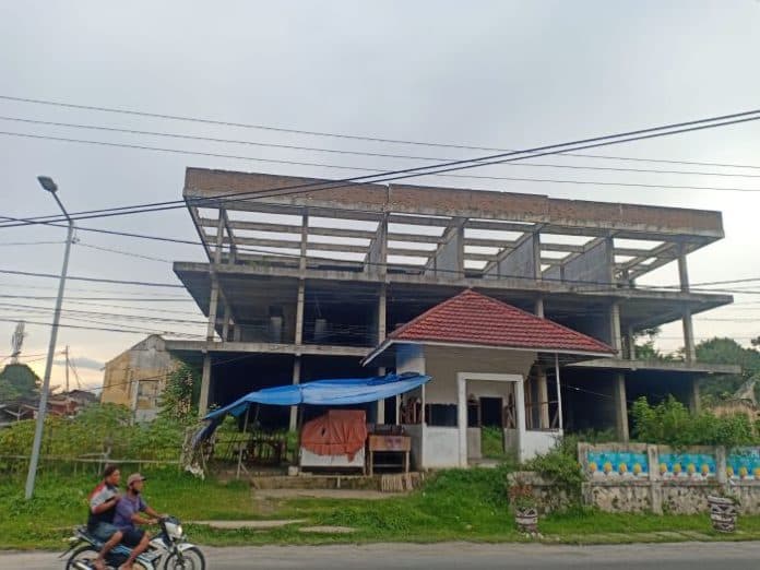 pd_paus_tak_kunjung_bayar_hutang_ke_penyewa_kios_eks_rph