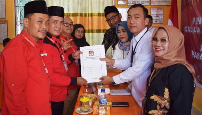 pdi_perjuangan_simalungun_daftarkan_50_bacaleg_dan_targetkan_12_kursi