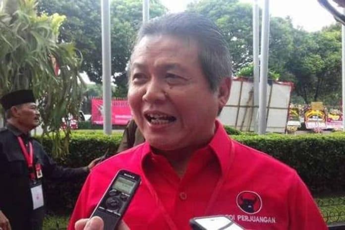 pdip_minta_polemik_junimart_girsang_pemuda_pancasila_tak_perlu_diperpanjang