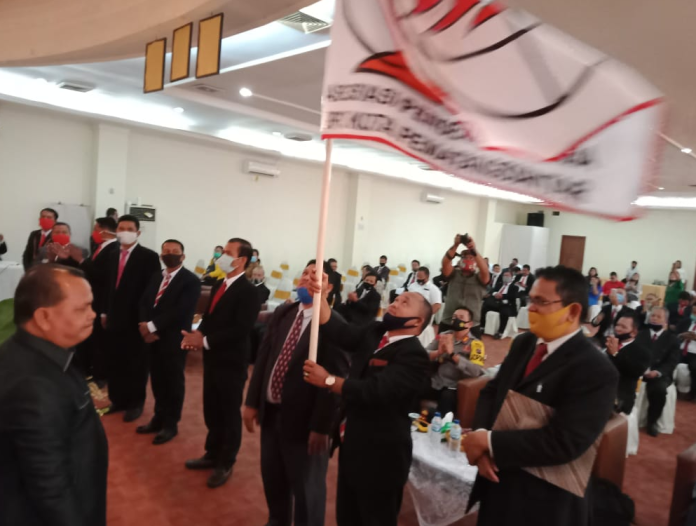pdt_zahara_sitinjak_kibarkan_bendera_api_di_siantar