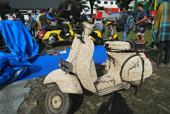 pecinta_vespa_tua_sicantik_yang_menyatukan_persaudaraan
