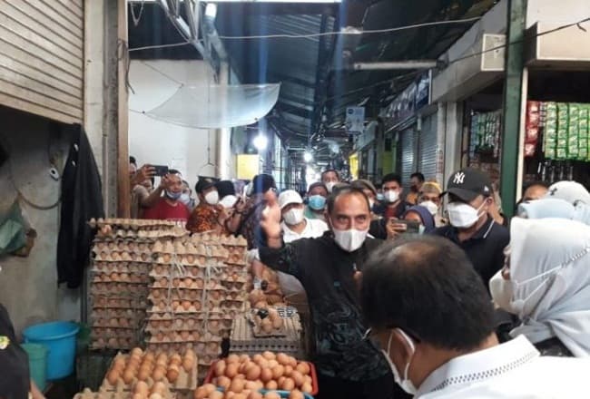 pedagang_dan_pengusaha_tolak_rencana_ppn_sembako
