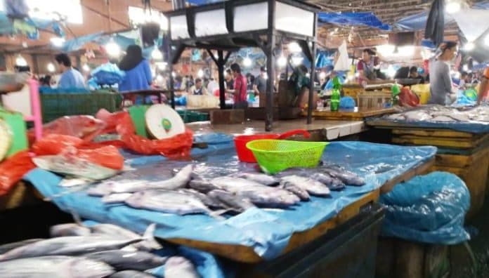 pedagang_sebut_cuaca_buruk_penyebab_harga_ikan_naik_30_persen_di_siantar