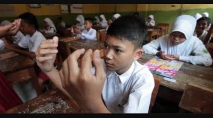 pekan_depan_jam_belajar_dipangkas_10_menit_tiap_mapel_dan_siswa_sekolah_dipulangkan_lebih_cepat