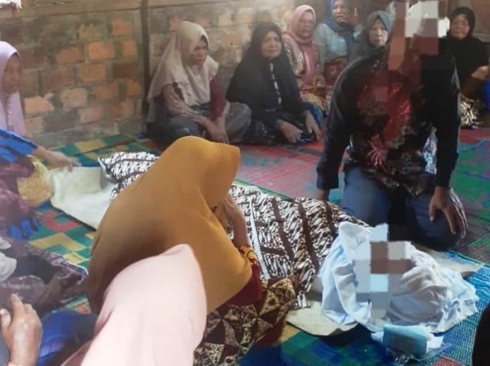 pekerja_pembangunan_gedung_pn_palas_tewas_terjatuh_dari_lantai_2