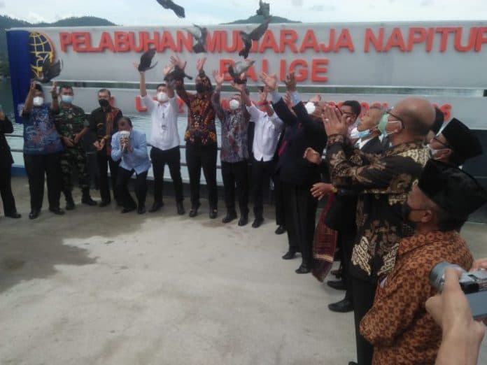 pelabuhan_balige_menjadi_pelabuhan_mulia_raja_napitupulu_diresmikan