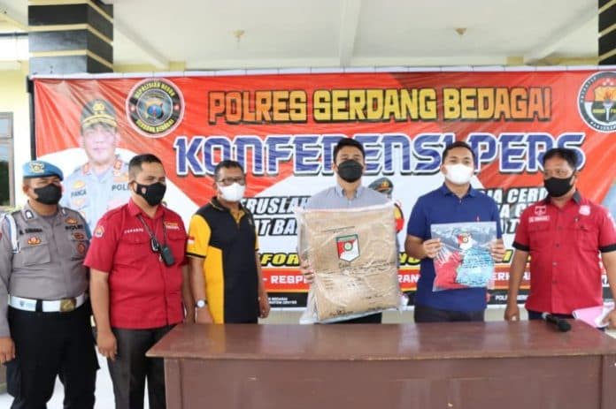 pelaku_cabul_anak_kandung_diringkus_polisi_dari_aceh