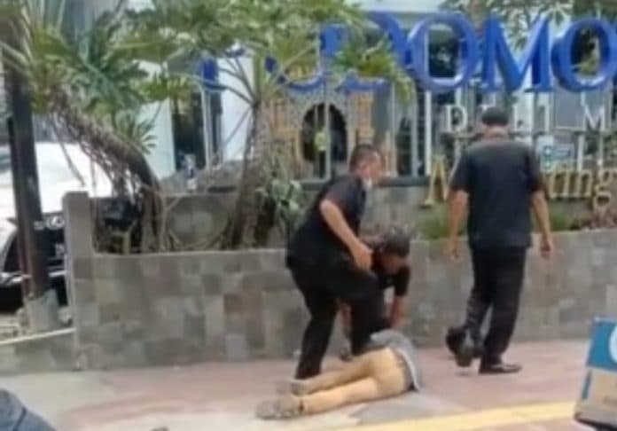 pelaku_jambret_diamankan_satpam_mall_podomoro_medan